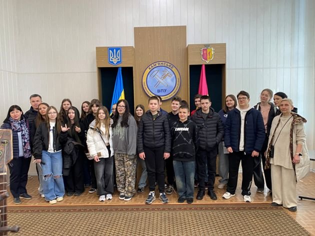 Зустріч із молоддю Ліцею № 11. Знайомимо із професіями, яким навчаємо Зустріч із молоддю Ліцею № 11. Знайомимо із професіями, яким навчаємо