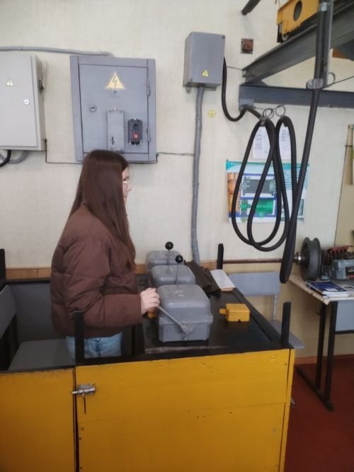 Зустріч із молоддю Ліцею № 11. Знайомимо із професіями, яким навчаємо Зустріч із молоддю Ліцею № 11. Знайомимо із професіями, яким навчаємо