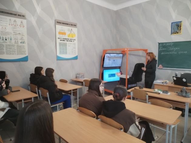 Зустріч із молоддю Ліцею № 11. Знайомимо із професіями, яким навчаємо Зустріч із молоддю Ліцею № 11. Знайомимо із професіями, яким навчаємо