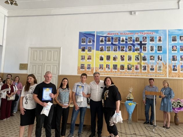Урочистий захід з нагоди завершення 2024-2025 навчального року Урочистий захід з нагоди завершення 2024-2025 навчального року